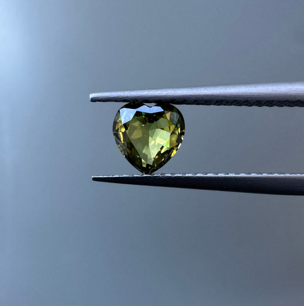 Yellow Green Sapphire image 0
