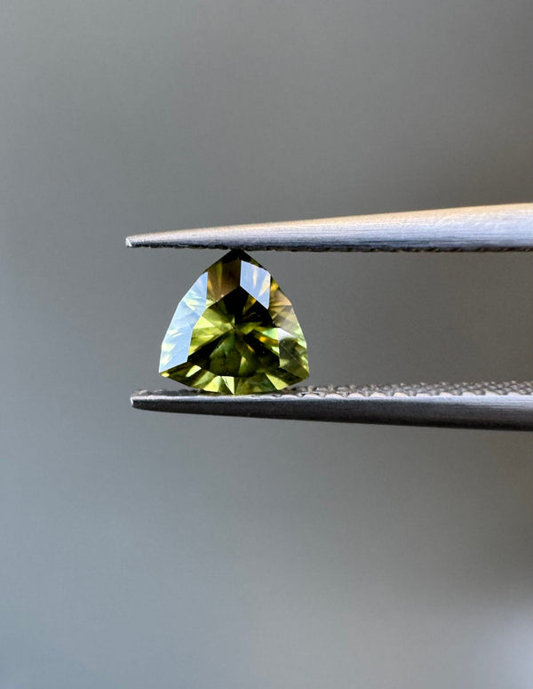 Yellow Green Sapphire image 0