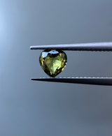 Yellow Green Sapphire image 2