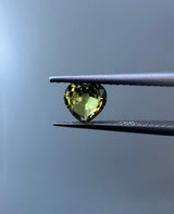 Yellow Green Sapphire image 3