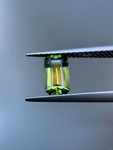 Yellow Green Sapphire image 3