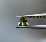 Yellow Green Sapphire image 2